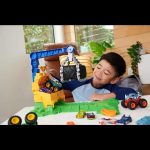 Hot Wheels Monster Trucks Arena Smashers Rhinomite Race Challenge Playset - Image 3